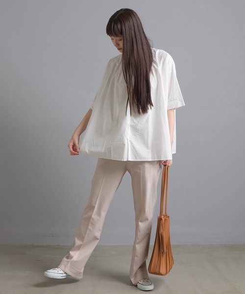 OMNES（オムネス）の「リーニエントタイプライター バッグギャザーブラウス（シャツ/ブラウス・レディース・ブラック/ベージュ/オフホワイト/ライム・FREE）」の8枚目の写真