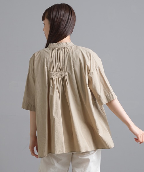 OMNES（オムネス）の「リーニエントタイプライター バッグギャザーブラウス（シャツ/ブラウス・レディース・ブラック/ベージュ/オフホワイト/ライム・FREE）」の18枚目の写真