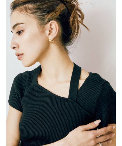 EVRIS（エヴリス）の「ショルダーデザインハーフスリーブニットトップス（ニット/セーター・レディース・ブラック/ホワイト/カーキ・FREE）」の4枚目の写真