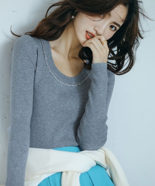 SAISON DE PAPILLON（セゾンドパピヨン）の「チェーンネックリブニットプルオーバー（ニット/セーター・レディース・ホワイト/ブラック/ネイビー/グレー/グリーン・M/L）」の4枚目の写真