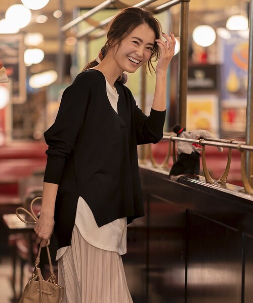 UNTITLED（アンタイトル）の「◆Vネックニットプルオーバー+フレンチカットソーセット【洗える】（その他トップス・レディース・ライトグレー/ブラック/ライトベージュ/ライトオレンジ系・00/02）」の14枚目の写真