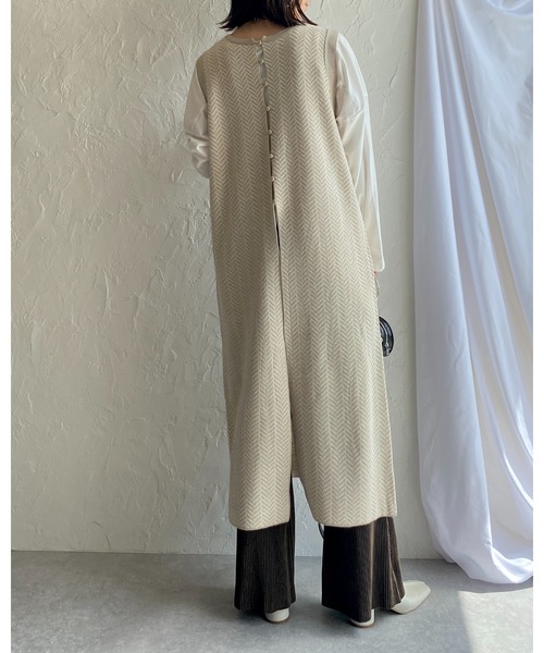 She's Closet（シーズクローゼット）の「前後2wayノースリーブヘリンボーン柄ニットロングジレベスト（ベスト・レディース・ベージュ/ブラック/マスタード・FREE）」の8枚目の写真