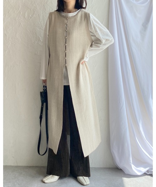She's Closet（シーズクローゼット）の「前後2wayノースリーブヘリンボーン柄ニットロングジレベスト（ベスト・レディース・ベージュ/ブラック/マスタード・FREE）」の17枚目の写真