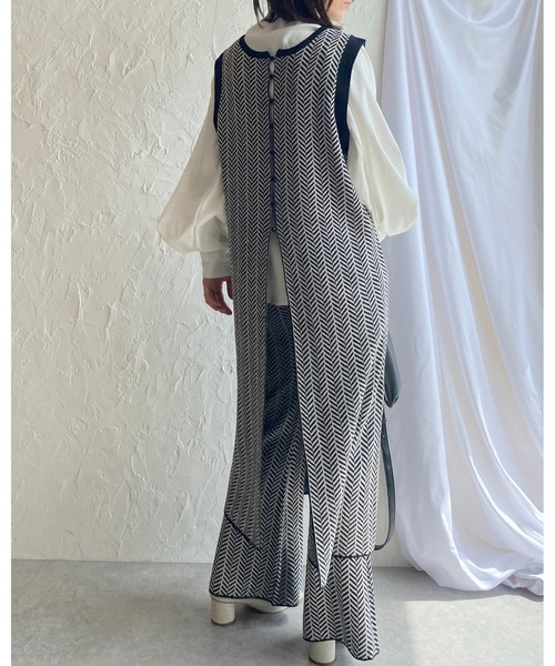 She's Closet（シーズクローゼット）の「前後2wayノースリーブヘリンボーン柄ニットロングジレベスト（ベスト・レディース・ベージュ/ブラック/マスタード・FREE）」の22枚目の写真