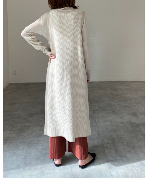She's Closet（シーズクローゼット）の「前後2wayノースリーブヘリンボーン柄ニットロングジレベスト（ベスト・レディース・ベージュ/ブラック/マスタード・FREE）」の10枚目の写真