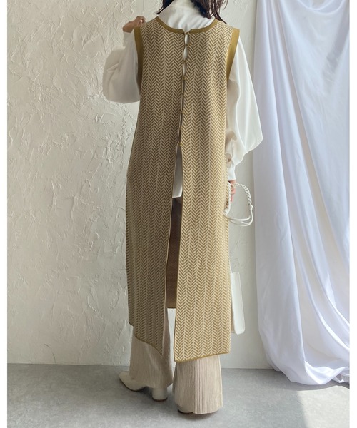 She's Closet（シーズクローゼット）の「前後2wayノースリーブヘリンボーン柄ニットロングジレベスト（ベスト・レディース・ベージュ/ブラック/マスタード・FREE）」の7枚目の写真