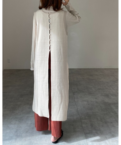 She's Closet（シーズクローゼット）の「前後2wayノースリーブヘリンボーン柄ニットロングジレベスト（ベスト・レディース・ベージュ/ブラック/マスタード・FREE）」の16枚目の写真
