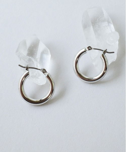 SIGNAL（シグナル）の「【SIGNAL/シグナル】Chunky Hoop Pierce 18mm/ チャンキーフープピアス（ピアス（両耳用）・レディース・シルバー/ゴールド・FREE）」の4枚目の写真