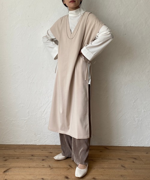 ReNorm（リノーム）の「カフタンジレスリットワンピース（ワンピース・レディース・ベージュ/ブラウン・フリー）」の6枚目の写真