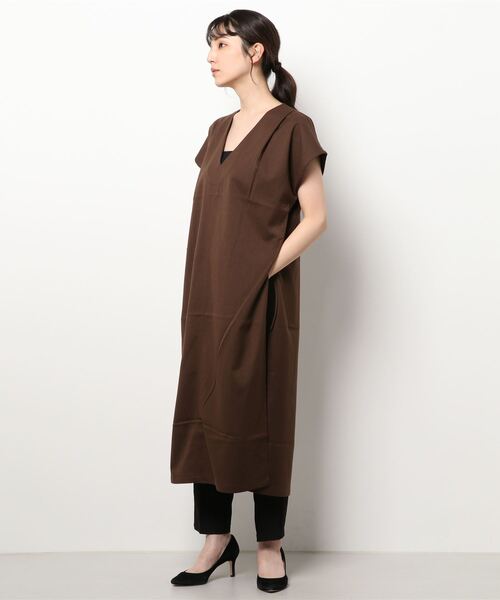 ReNorm（リノーム）の「カフタンジレスリットワンピース（ワンピース・レディース・ベージュ/ブラウン・フリー）」の21枚目の写真