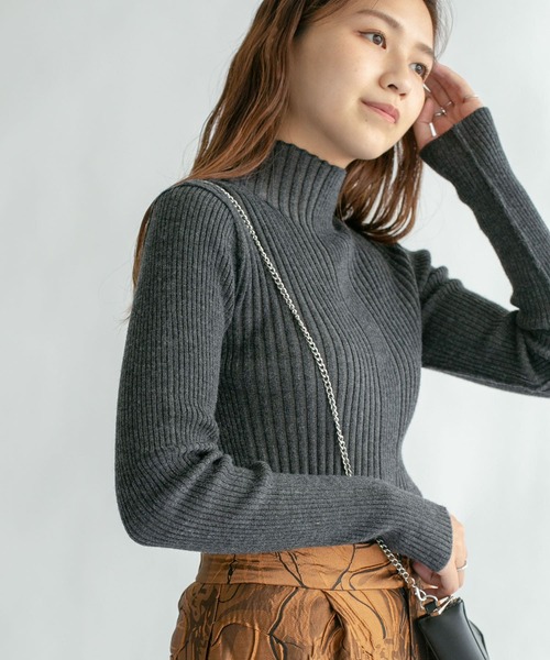 KBF（ケイビーエフ）の「illi ランダムRIBハイネックニット（ニット