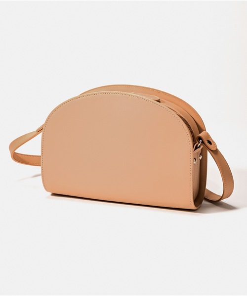 A.P.C.（アーペーセー）の「アーペーセー ドゥミ リュンヌ ショルダーバッグ A.P.C. Demi-Lune BAG（ショルダーバッグ・レディース・ブラック/ダークネイビー/ブラウン系/グレー系その他/ベージュ・FREE）」の18枚目の写真