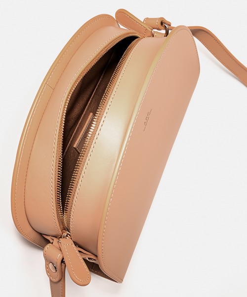 A.P.C.（アーペーセー）の「アーペーセー ドゥミ リュンヌ ショルダーバッグ A.P.C. Demi-Lune BAG（ショルダーバッグ・レディース・ブラック/ダークネイビー/ブラウン系/グレー系その他/ベージュ・FREE）」の17枚目の写真