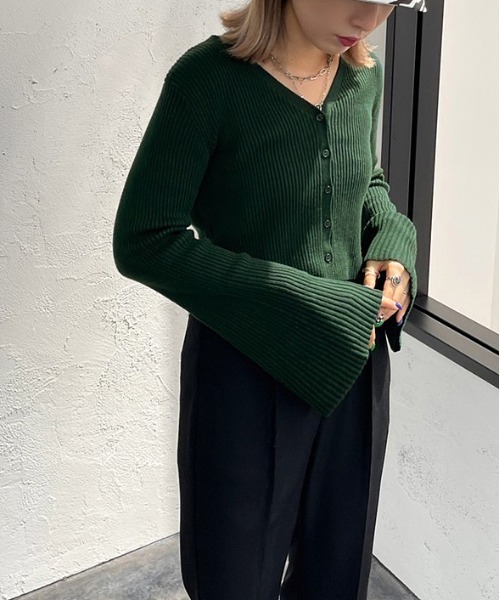 apres jour mignon（アプレジュールミニョン）の「フレア袖カーディガン【ZOZOTOWN限定アイテム】（カーディガン/ボレロ・レディース・グリーン/アイボリー/ブラック/オレンジ・フリー/X-LARGE）」の6枚目の写真