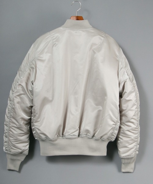 Alpha Industries（アルファインダストリーズ）の「ALPHA /アルファ MA-1 CORE SPEC フライトジャケット/U.S.サイズ（MA-1・メンズ・ライトグレー/ブラック/モスグリーン/グリーン系その他/チャコール/ネイビー・M/L/XL）」の15枚目の写真