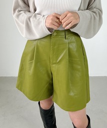 フェイクレザータックハーフパンツ