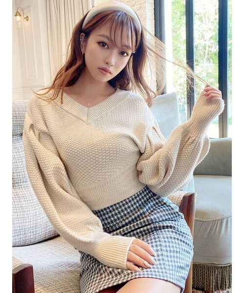 RESEXXY（リゼクシー）の「ボリュームスリーブコンパクトニット（ニット/セーター・レディース・ブラック/オレンジ/アイボリー/ラベンダー・FREE）」の2枚目の写真