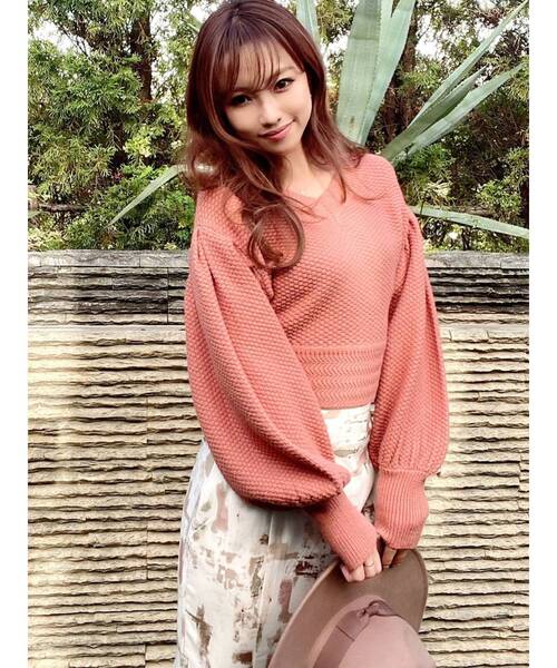 RESEXXY（リゼクシー）の「ボリュームスリーブコンパクトニット（ニット/セーター・レディース・ブラック/オレンジ/アイボリー/ラベンダー・FREE）」の21枚目の写真