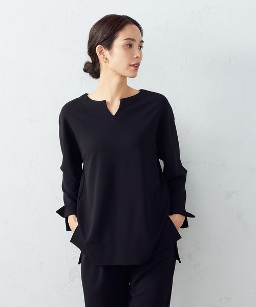 COMME CA ISM(コムサイズム)の「【セットアップ対応】 キーネックカットソー(Tシャツ/カットソー・レディース・ライトグレー/ブラック/ネイビー・MEDIUM/LARGE)」の2枚目の写真