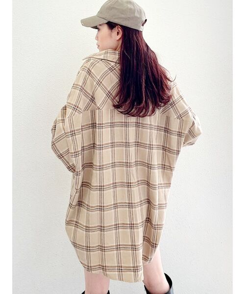 GYDA（ジェイダ）の「ドルマンBIGチェックシャツ（シャツ/ブラウス・レディース・ブラック/ベージュ・FREE）」の22枚目の写真