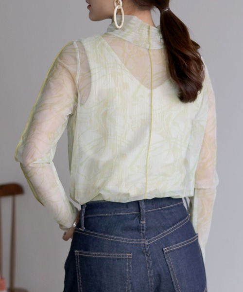 HER CLOSET（ハークローゼット）の「【shemoshelly】前後2WAYオリジナル柄ハイネックシアートップス（Tシャツ/カットソー・レディース・ブラウン/グリーン/アイボリー・M）」の19枚目の写真