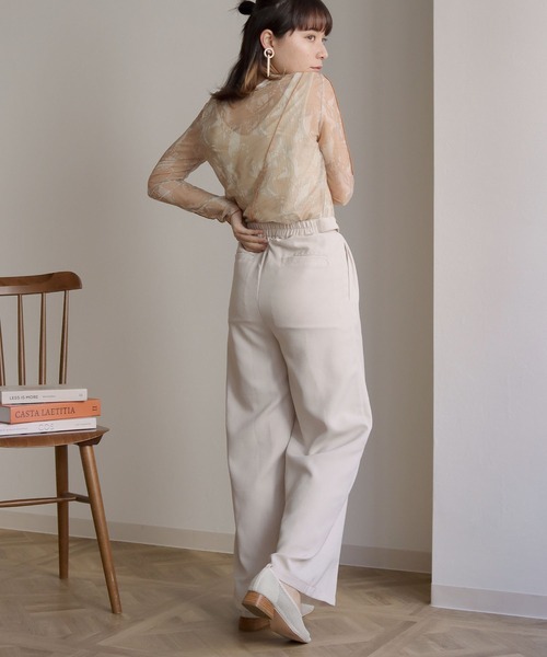 HER CLOSET（ハークローゼット）の「【shemoshelly】前後2WAYオリジナル柄ハイネックシアートップス（Tシャツ/カットソー・レディース・ブラウン/グリーン/アイボリー・M）」の16枚目の写真