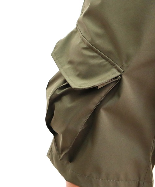 KiU(キウ)の「ウォーターリペレント カーゴショーツ(カーゴパンツ・メンズ・ブラック/ベージュ/カーキ・LARGE/X-LARGE)」の7枚目の写真