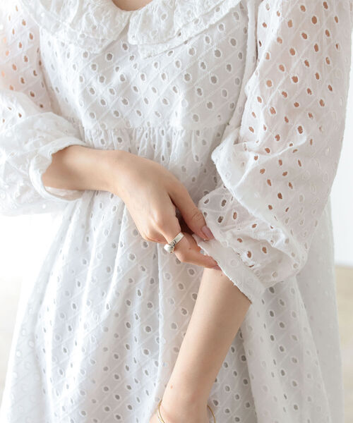 BeAMS DOT(ビームスドット)の「【WEB限定】BeAMS DOT / フリル襟 レース ミニワンピース(ワンピース・レディース・ホワイト/グリーン・FREE)」の5枚目の写真