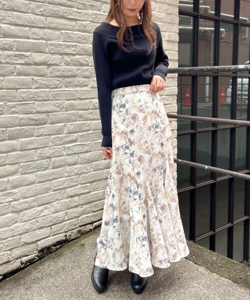 MAJESTIC LEGON(マジェスティックレゴン)の「アンニュイフラワーマーメイドスカート(スカート・レディース・ベージュ系その他2/イエロー系その他・MEDIUM)」の7枚目の写真