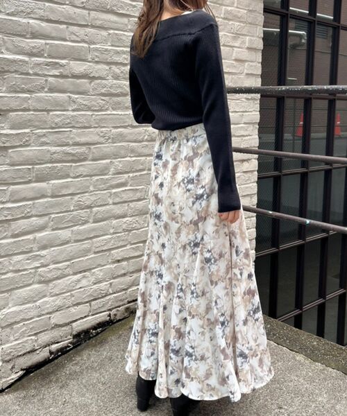 MAJESTIC LEGON(マジェスティックレゴン)の「アンニュイフラワーマーメイドスカート(スカート・レディース・ベージュ系その他2/イエロー系その他・MEDIUM)」の8枚目の写真