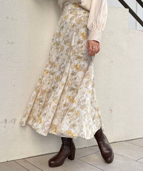 MAJESTIC LEGON(マジェスティックレゴン)の「アンニュイフラワーマーメイドスカート(スカート・レディース・ベージュ系その他2/イエロー系その他・MEDIUM)」の14枚目の写真