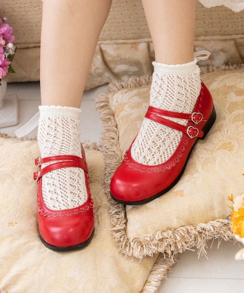 BODYLINE(ボディライン)の「レディーズ ハートバックルダブルストラップシューズ(パンプス・レディース・オフホワイト/サックスブルー/レッド/ブラウン/ブラック・S/M/L)」の5枚目の写真