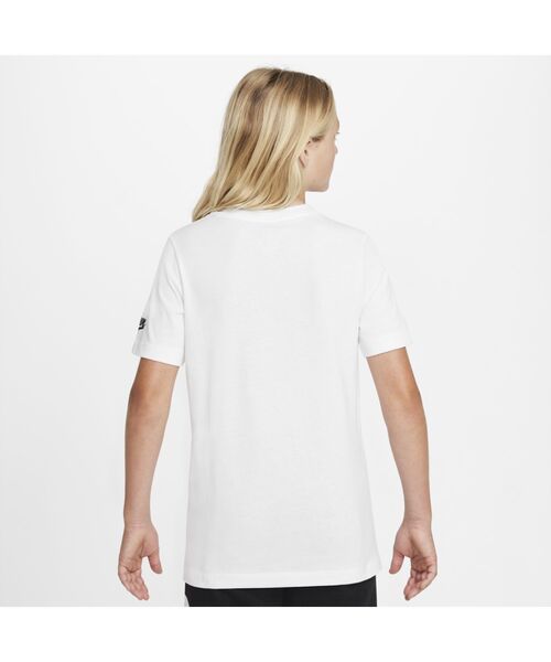 NIKE(ナイキ)の「ナイキ スポーツウェア ジュニア Tシャツ / Nike Sportswear Big Kids' T-Shirt(Tシャツ/カットソー・キッズ・ホワイト/ブラック・S/M/L/XL)」の3枚目の写真
