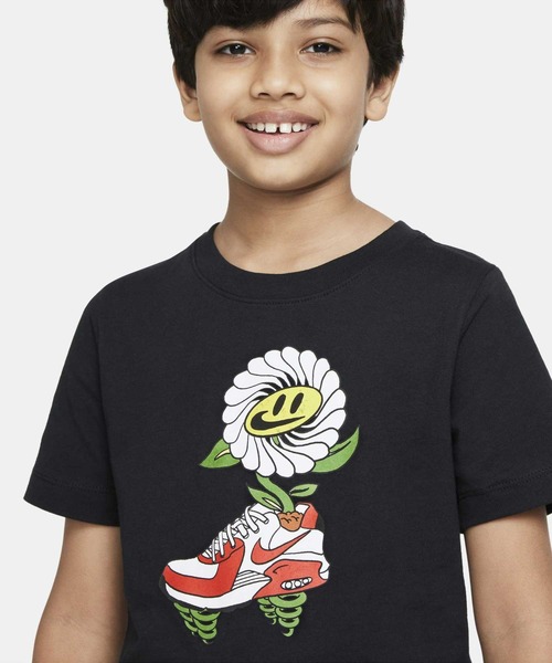 NIKE(ナイキ)の「ナイキ スポーツウェア ジュニア Tシャツ / Nike Sportswear Big Kids' T-Shirt(Tシャツ/カットソー・キッズ・ホワイト/ブラック・S/M/L/XL)」の7枚目の写真