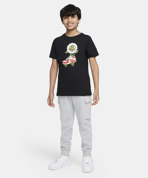 NIKE(ナイキ)の「ナイキ スポーツウェア ジュニア Tシャツ / Nike Sportswear Big Kids' T-Shirt(Tシャツ/カットソー・キッズ・ホワイト/ブラック・S/M/L/XL)」の9枚目の写真