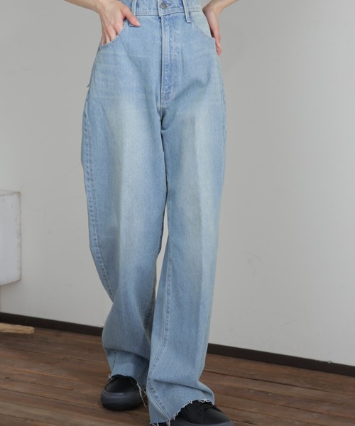 CIMARRON(シマロン)の「(CIMARRON)ワイドデニムパンツ(デニムパンツ・レディース・ホワイト/ブルー・25/26)」の2枚目の写真