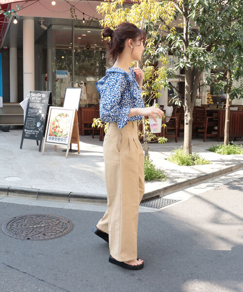 fredy emue（フレディエミュ）の「スクエアフリル花柄ブラウス（シャツ/ブラウス・レディース・ホワイト系その他4/ブラック系その他3/グリーン系その他3/ブルー系その他3・38）」の17枚目の写真