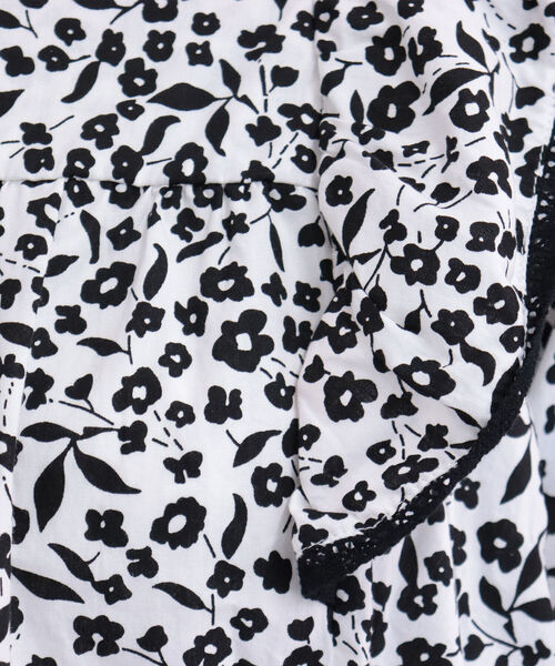 fredy emue（フレディエミュ）の「スクエアフリル花柄ブラウス（シャツ/ブラウス・レディース・ホワイト系その他4/ブラック系その他3/グリーン系その他3/ブルー系その他3・38）」の5枚目の写真