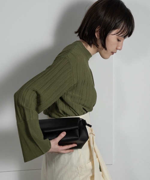 lawgy(ラウジー)の「long cuffs pleats knit(ニット/セーター・レディース・クリーム/ブラウン/グリーン・FREE)」の6枚目の写真