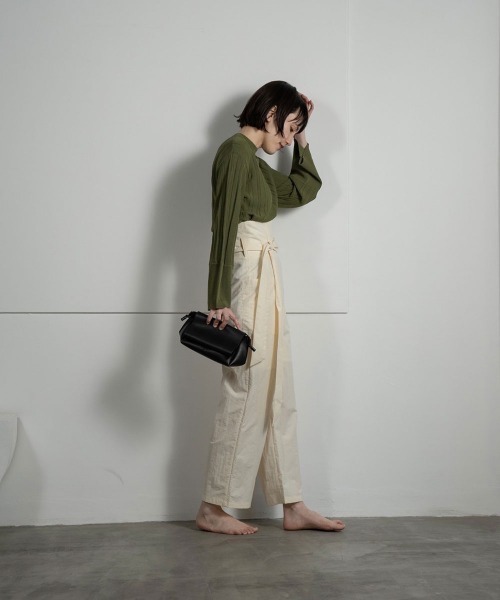 lawgy(ラウジー)の「long cuffs pleats knit(ニット/セーター・レディース・クリーム/ブラウン/グリーン・FREE)」の16枚目の写真