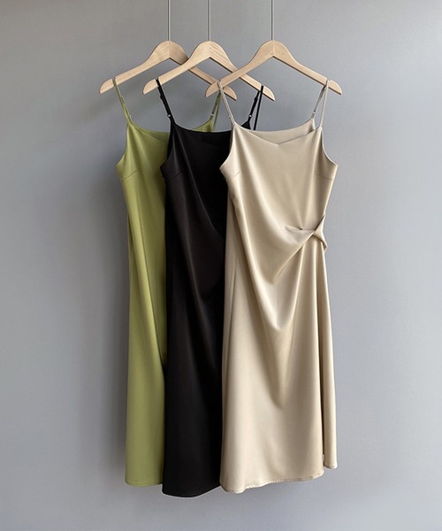 aimoha（アイモハ）の「デザインサテンキャミソールワンピース (SS)（ワンピース・レディース・ブラック/シャンパン/グリーン・LARGE/MEDIUM）」の13枚目の写真