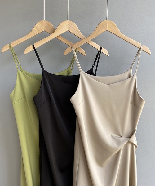 aimoha（アイモハ）の「デザインサテンキャミソールワンピース (SS)（ワンピース・レディース・ブラック/シャンパン/グリーン・LARGE/MEDIUM）」の14枚目の写真