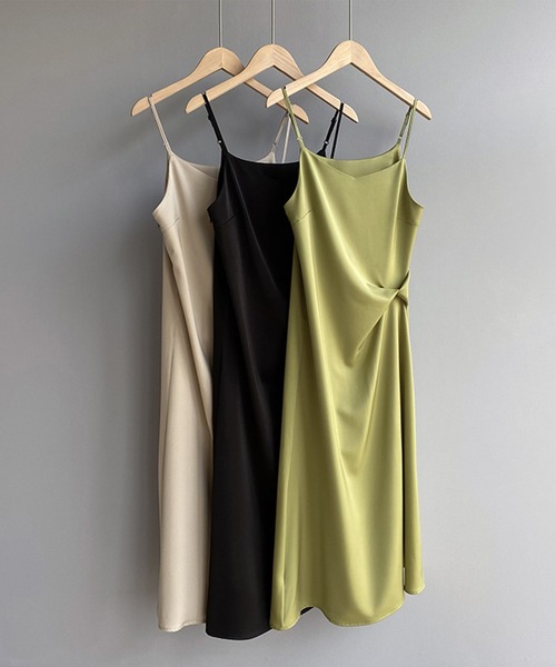 aimoha（アイモハ）の「デザインサテンキャミソールワンピース (SS)（ワンピース・レディース・ブラック/シャンパン/グリーン・LARGE/MEDIUM）」の15枚目の写真