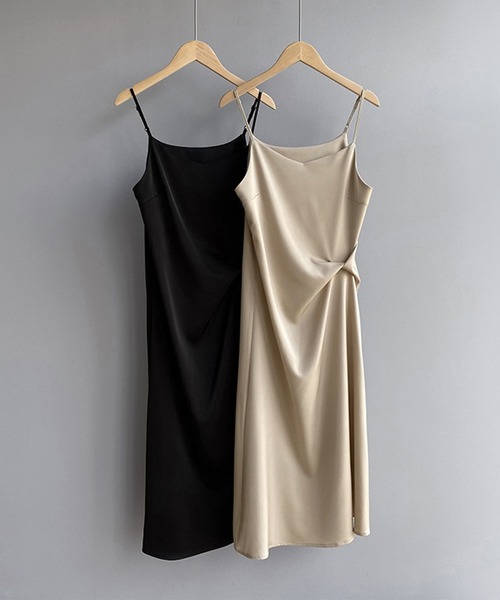 aimoha（アイモハ）の「デザインサテンキャミソールワンピース (SS)（ワンピース・レディース・ブラック/シャンパン/グリーン・LARGE/MEDIUM）」の18枚目の写真
