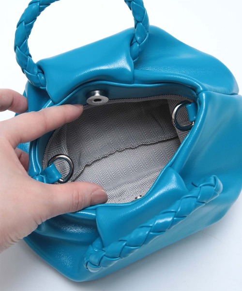 titivate(ティティベイト)の「編みハンドル2wayミニバッグ(ショルダーバッグ・レディース・ブルー/イエロー/ホワイト・FREE)」の9枚目の写真