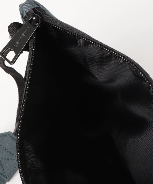 Carhartt WIP(カーハートダブリューアイピー)の「VERNON STRAP BAG(ショルダーバッグ・メンズ・カーキ/ダークネイビー/ライトブラウン・ONE SIZE)」の7枚目の写真