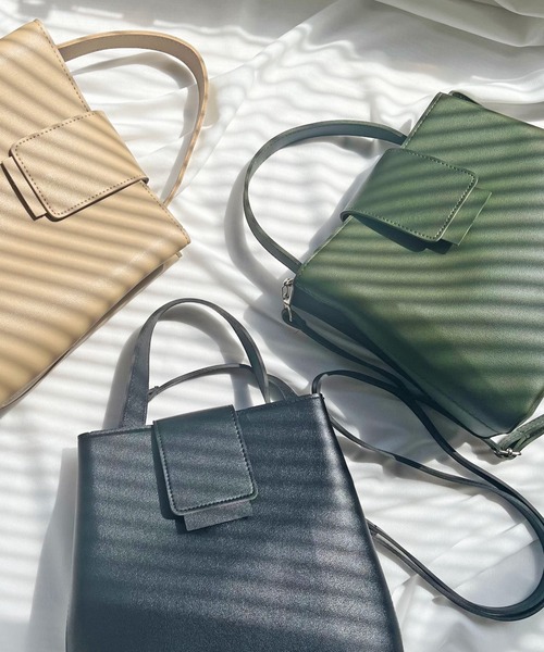 ISOOK(アイスー)の「【ZOZOTOWN限定】2way flap leather bag / 2wayフラップレザーバッグ(ハンドバッグ・レディース・ベージュ/ブラック/カーキ・FREE)」の15枚目の写真