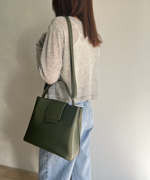 ISOOK(アイスー)の「【ZOZOTOWN限定】2way flap leather bag / 2wayフラップレザーバッグ(ハンドバッグ・レディース・ベージュ/ブラック/カーキ・FREE)」の13枚目の写真