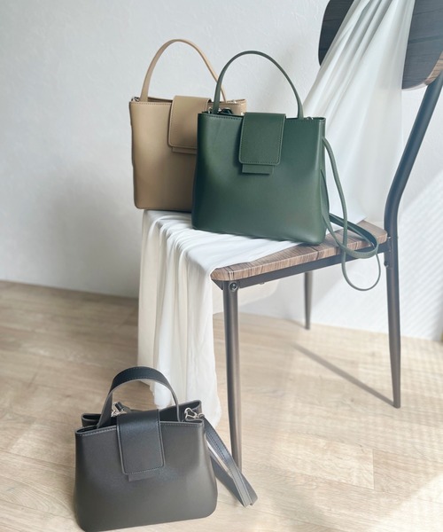 ISOOK(アイスー)の「【ZOZOTOWN限定】2way flap leather bag / 2wayフラップレザーバッグ(ハンドバッグ・レディース・ベージュ/ブラック/カーキ・FREE)」の5枚目の写真