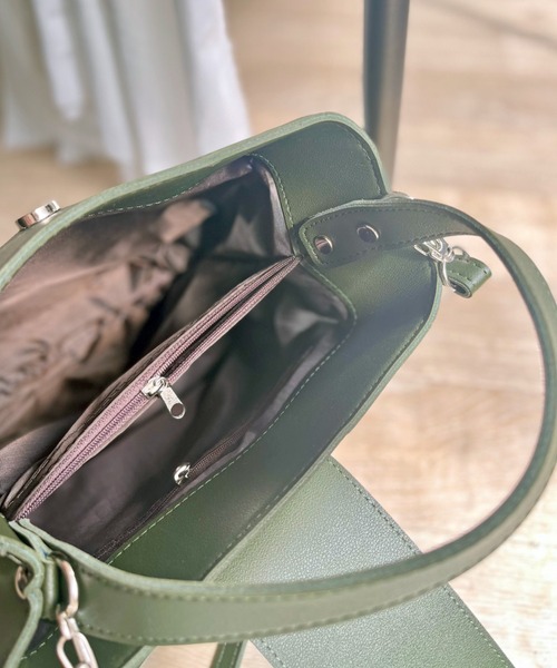 ISOOK(アイスー)の「【ZOZOTOWN限定】2way flap leather bag / 2wayフラップレザーバッグ(ハンドバッグ・レディース・ベージュ/ブラック/カーキ・FREE)」の14枚目の写真